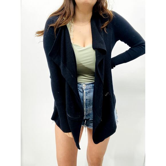Lululemon black waterfall cardigan - Picture 8 of 9